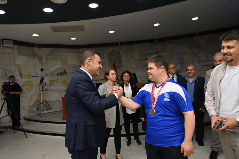 baskan-akin-stklar-ile-bulustu