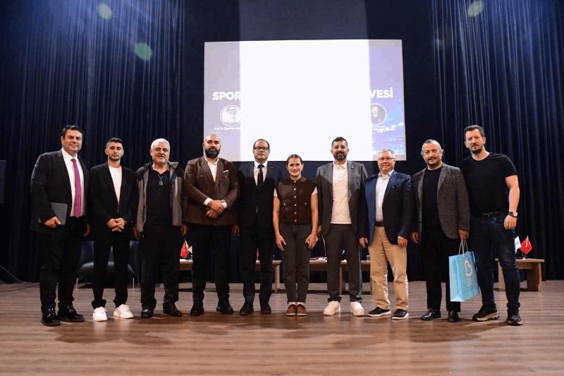 sporda-bilim-ve-vizyon-zirvesi-paneli-genc-sporculari-bulusturdu