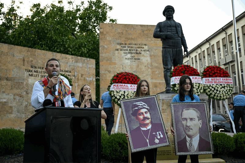 geleneksel-kurtdereli-mehmet-pehlivan-yagli-gureslerinin-1-gunu-kortejle-sona-erdi