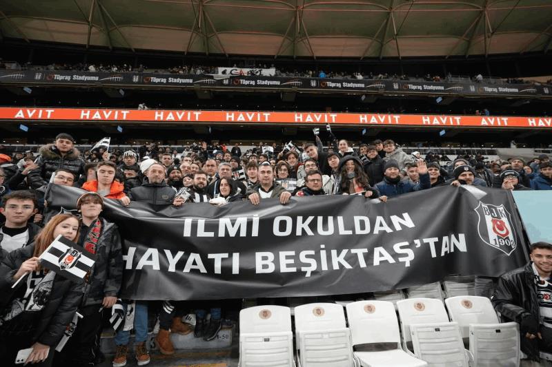 sindirgili-depremzede-genclere-baskan-akindan-destek