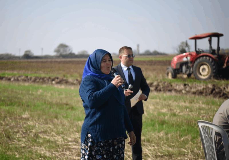 baskan-akin-destekliyor-kadin-ciftciler-topragin-bereketini-artiriyor