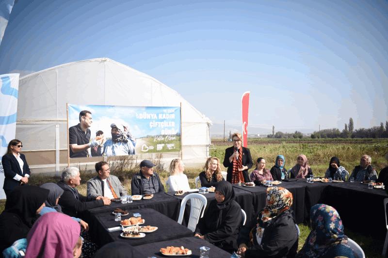 baskan-akin-destekliyor-kadin-ciftciler-topragin-bereketini-artiriyor