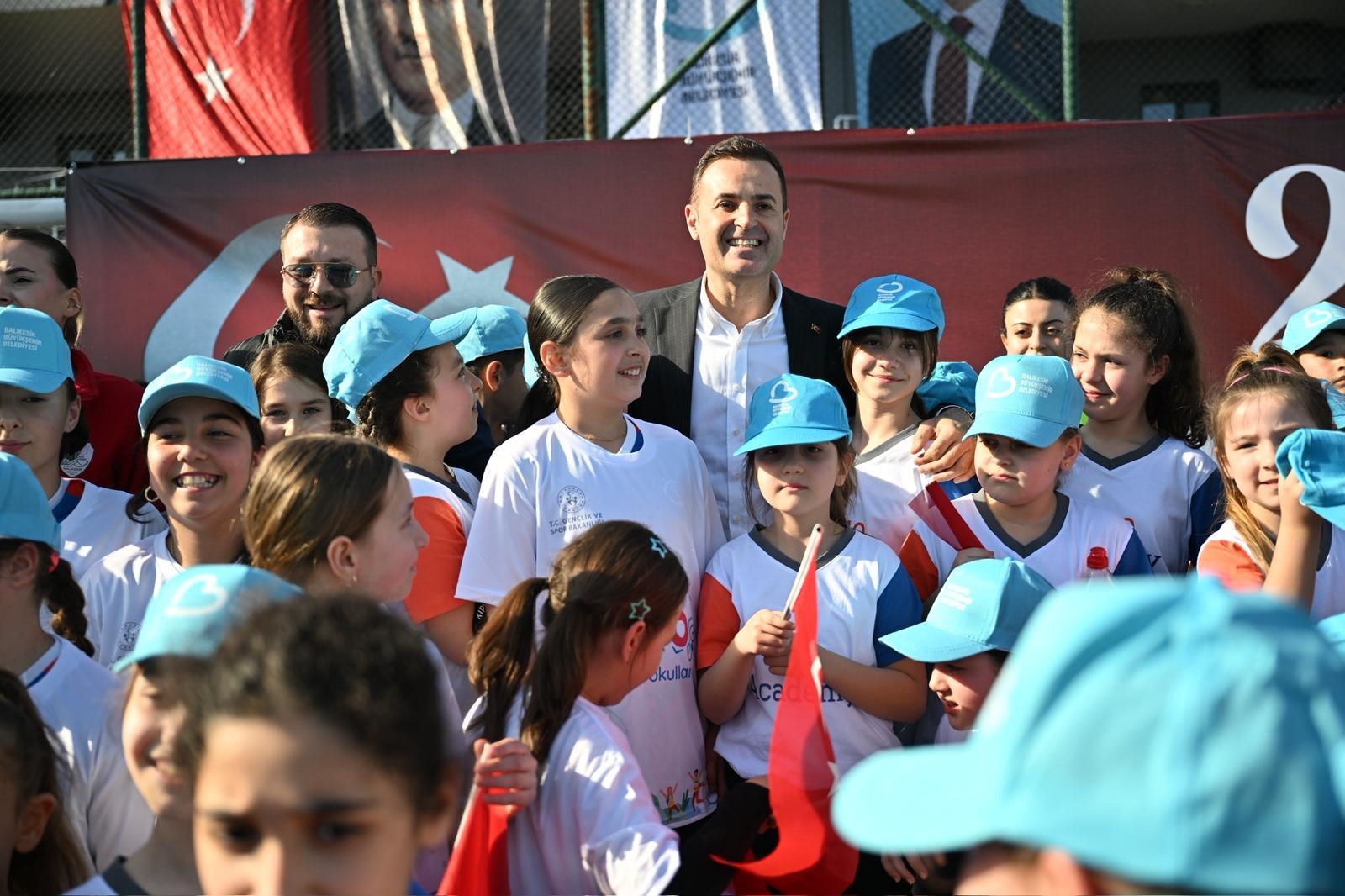 akin-23-nisan-bagimsizligimizin-birligimizin-ve-sarsilmaz-inancimizin-tum-dunyaya-ilanidir