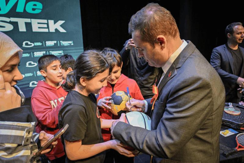 akin-balikesirimizi-hep-birlikte-sporun-merkezi-yapacagiz