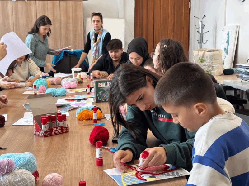 buyuksehir-ozel-gereksinimli-bireyleri-sanat-catisi-altinda-bulusturuyor