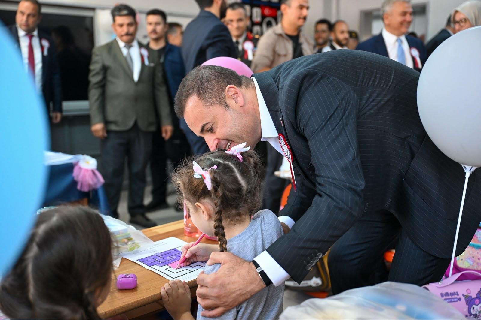akin-egitime-yapilan-yatirim-gelecege-yapilan-yatirimdir