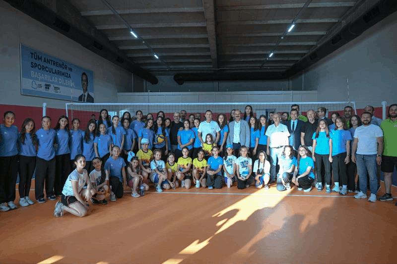 akindan-spora-ve-sporcuya-buyuk-destek