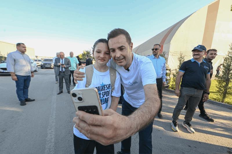 akindan-spora-ve-sporcuya-buyuk-destek