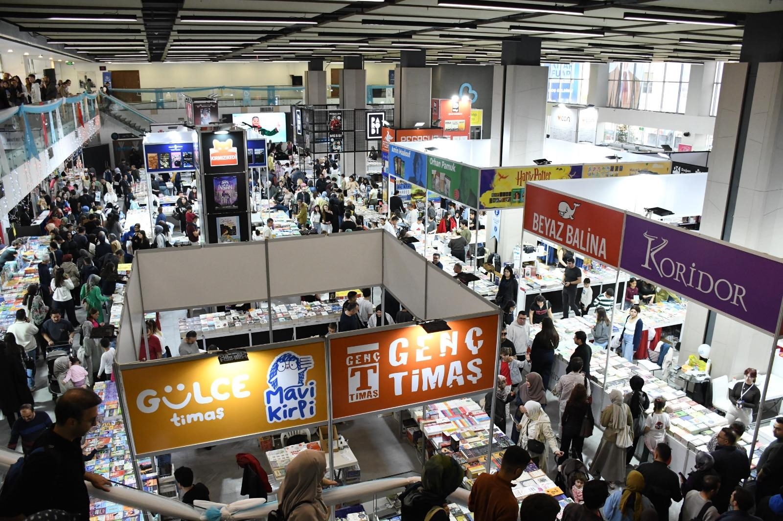 balikesirde-2-kitap-fuari-10-gunde-216-bin-ziyaretciyi-agirladi