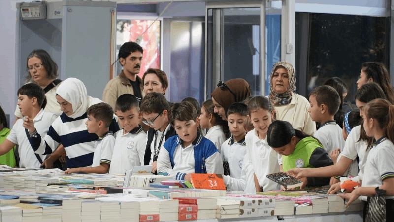 balikesirde-2-kitap-fuari-10-gunde-216-bin-ziyaretciyi-agirladi