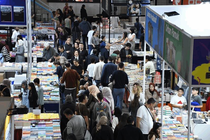balikesirde-2-kitap-fuari-10-gunde-216-bin-ziyaretciyi-agirladi