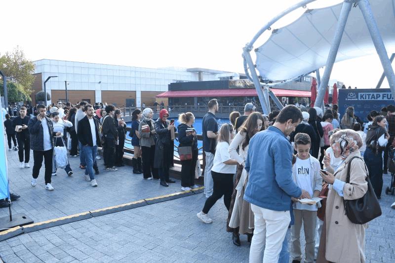 balikesirde-2-kitap-fuari-10-gunde-216-bin-ziyaretciyi-agirladi