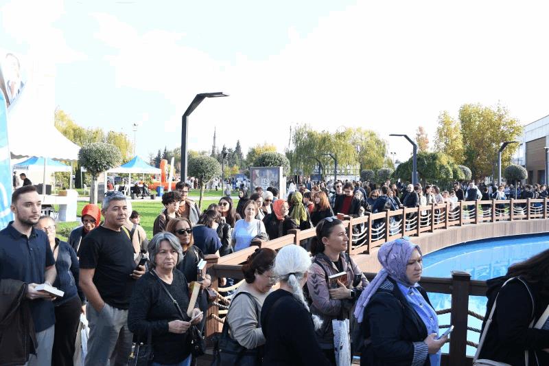 balikesirde-2-kitap-fuari-10-gunde-216-bin-ziyaretciyi-agirladi
