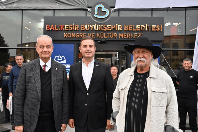 balikesir-kitap-fuarini-ilk-iki-gunde-35-bin-kisi-ziyaret-etti
