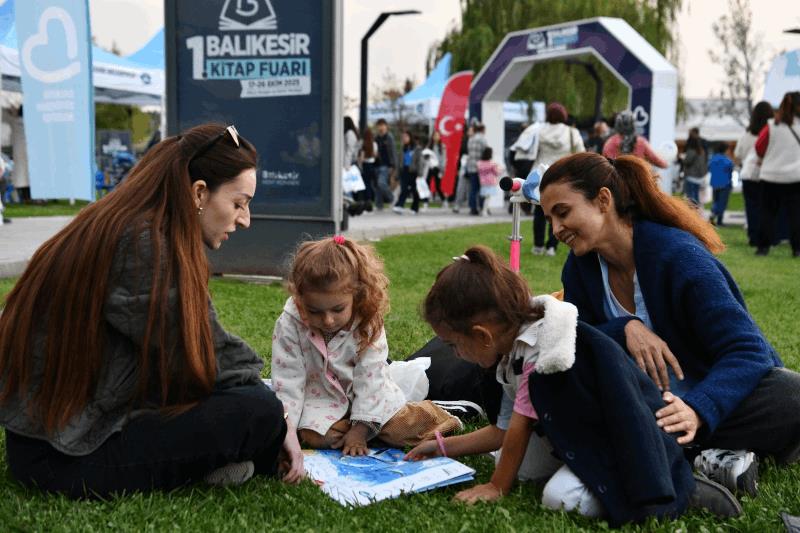 balikesir-kitap-fuarini-ilk-iki-gunde-35-bin-kisi-ziyaret-etti