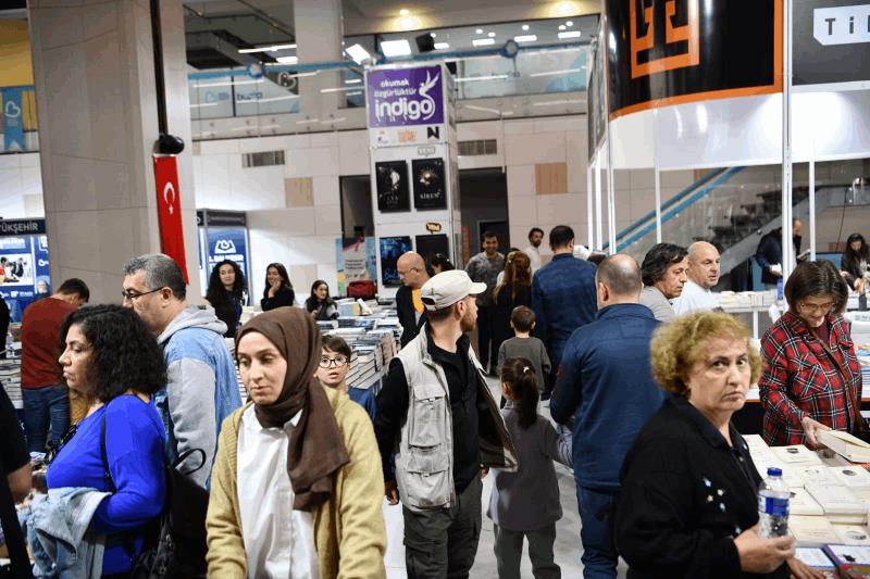 balikesir-kitap-fuarini-ilk-iki-gunde-35-bin-kisi-ziyaret-etti