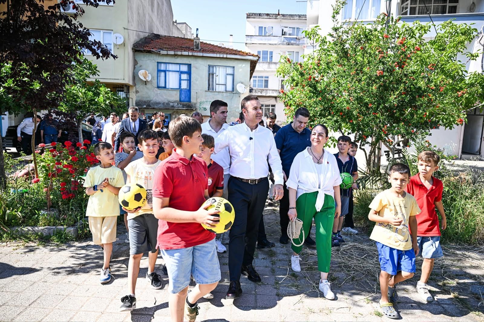 akin-erdekin-mahallelerini-ziyaret-etti