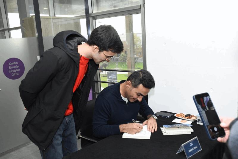 birbirinden-kiymetli-yazarlar-balikesir-kitap-fuarinda