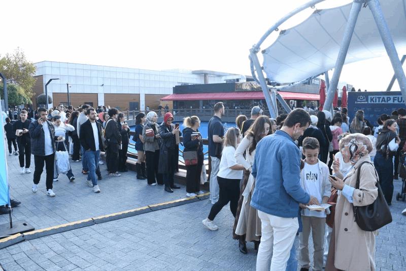 birbirinden-kiymetli-yazarlar-balikesir-kitap-fuarinda