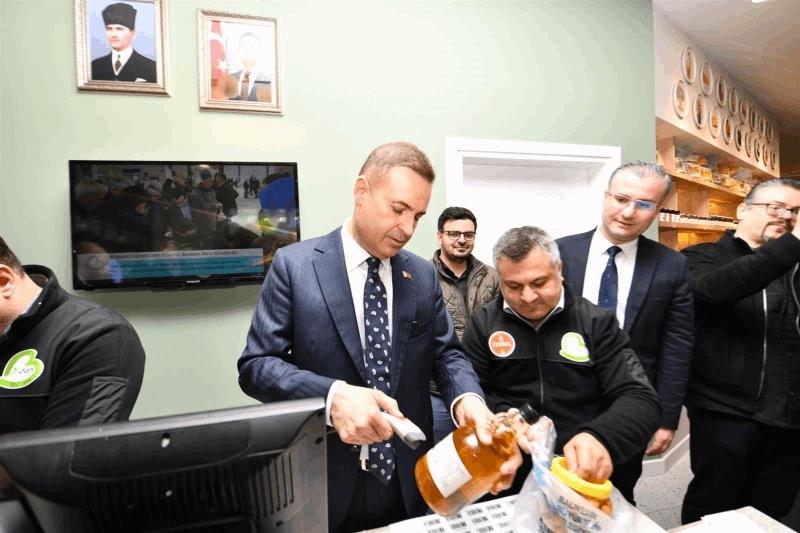 buyuksehir-emege-deger-katti-ondan-yerel-marketi-hizmete-acti