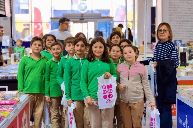 1-balikesir-kitap-fuari-yazarlari-okuyuculariyla-bulusturmaya-devam-ediyor