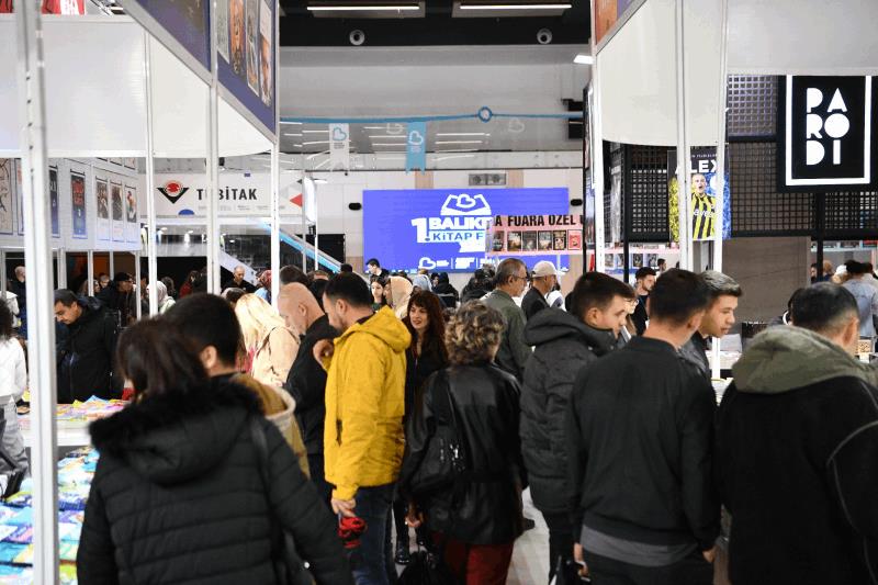 ogrencilerden-kitap-fuarina-tam-not