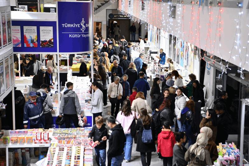 ogrencilerden-kitap-fuarina-tam-not