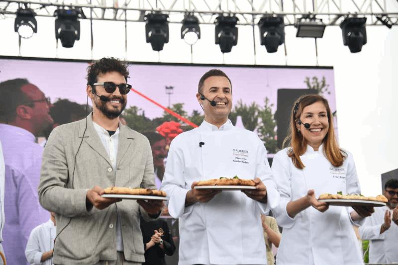 akin-cifti-ve-danilo-zannadan-dort-peynirli-performans
