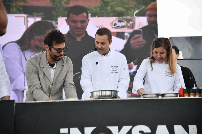 akin-cifti-ve-danilo-zannadan-dort-peynirli-performans