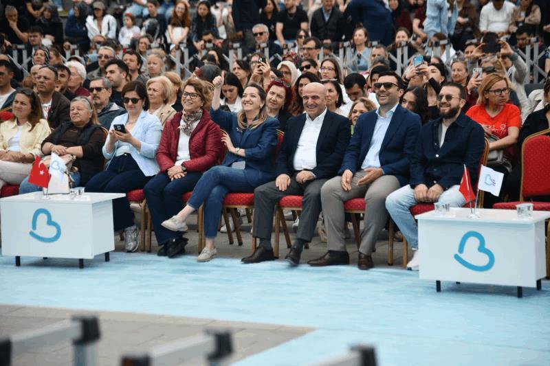 akin-cifti-ve-danilo-zannadan-dort-peynirli-performans