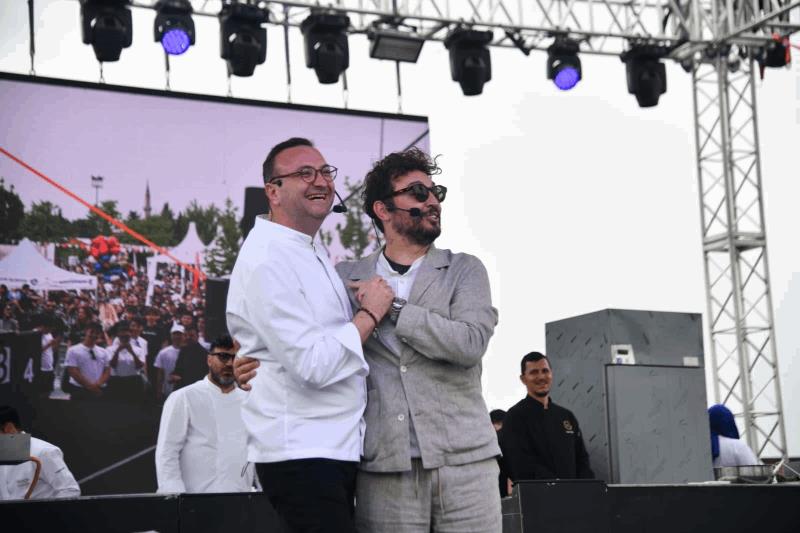 akin-cifti-ve-danilo-zannadan-dort-peynirli-performans