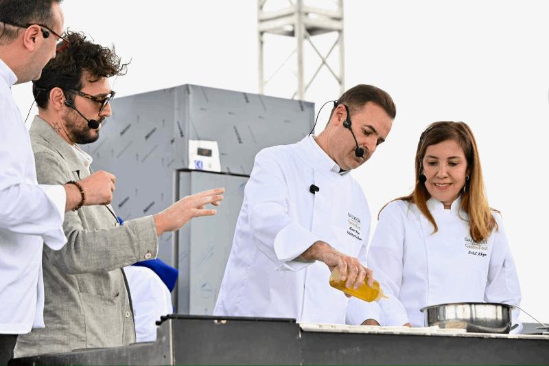 akin-cifti-ve-danilo-zannadan-dort-peynirli-performans