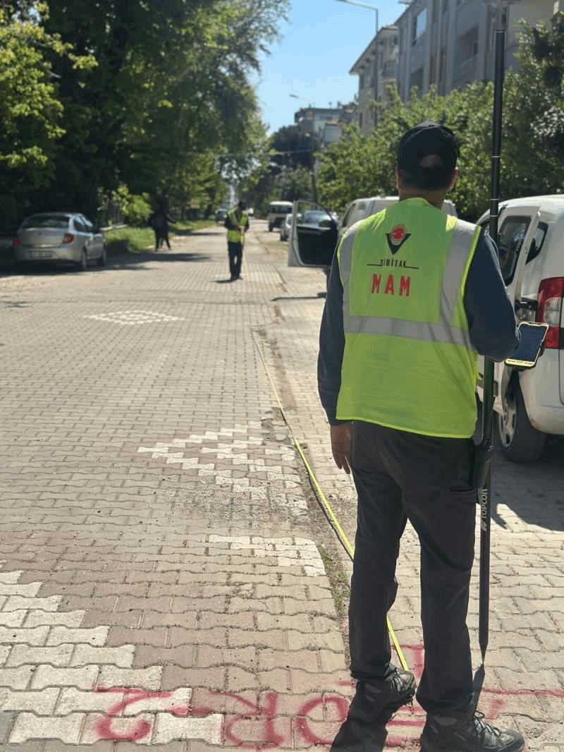 buyuksehir-20-ilcede-deprem-direncli-bir-kent-icin-sahada