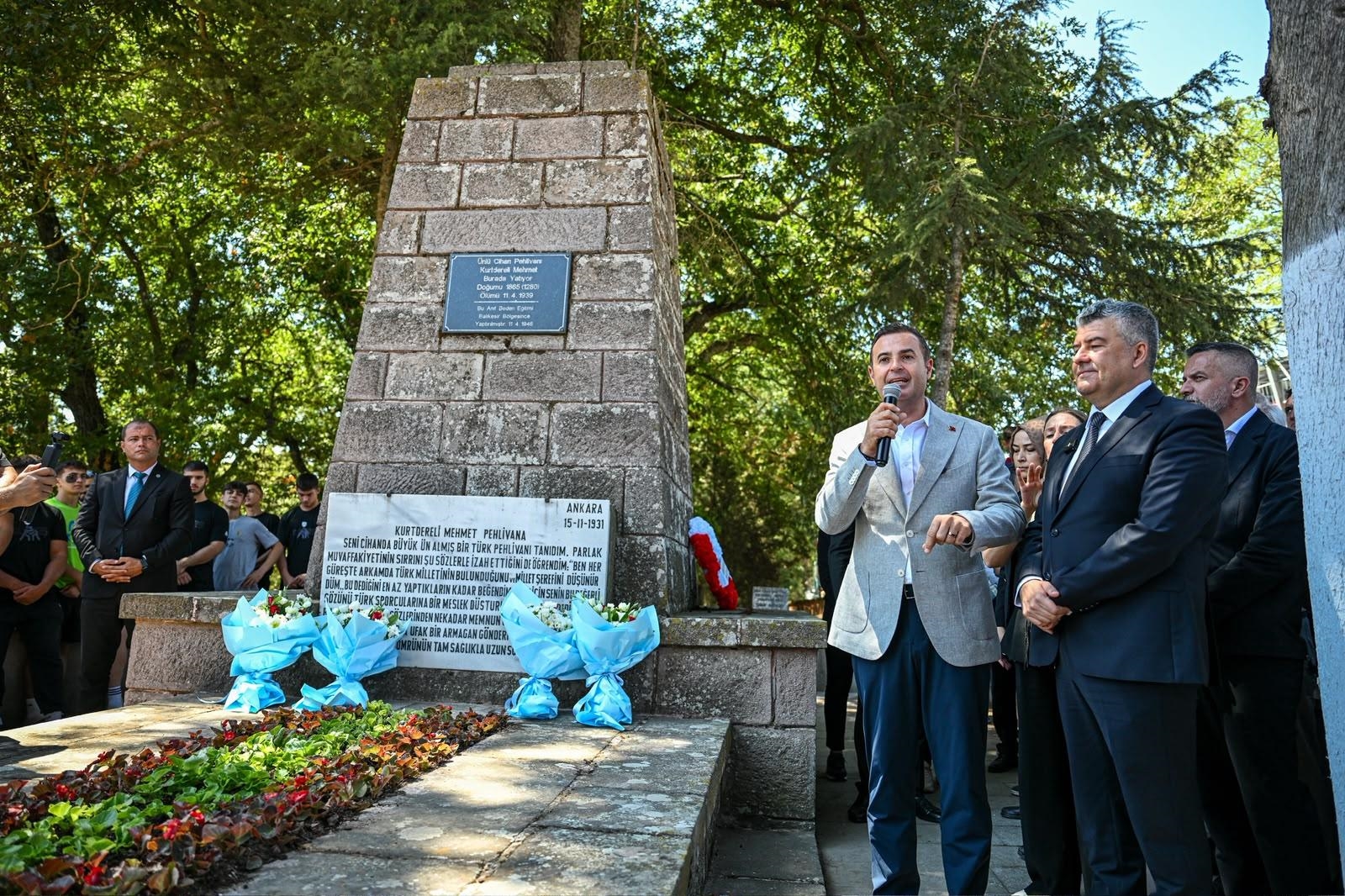 66-geleneksel-kurtdereli-mehmet-pehlivan-yagli-guresleri-coskuyla-basladi