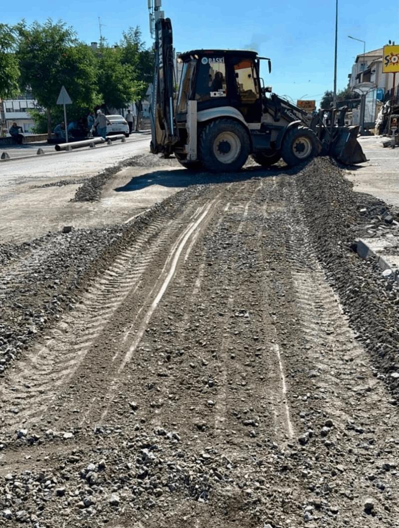 ayvalikta-kanalizasyon-hattindaki-gocuk-36-saatlik-calismayla-giderildi