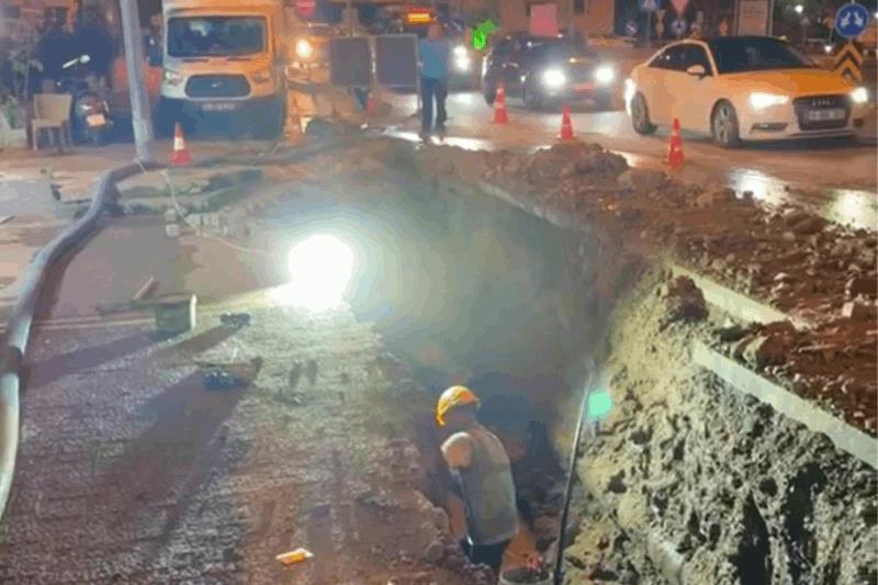 ayvalikta-kanalizasyon-hattindaki-gocuk-36-saatlik-calismayla-giderildi