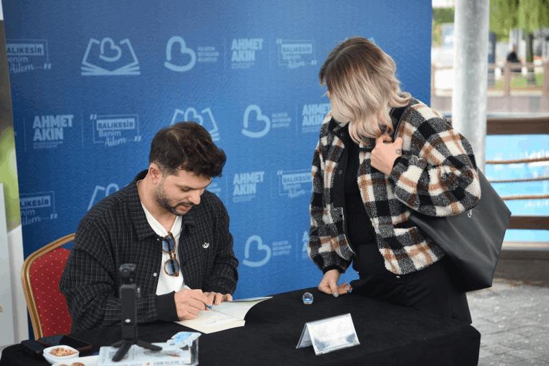 2-balikesir-kitap-fuari-hafta-sonu-doldu-tasti