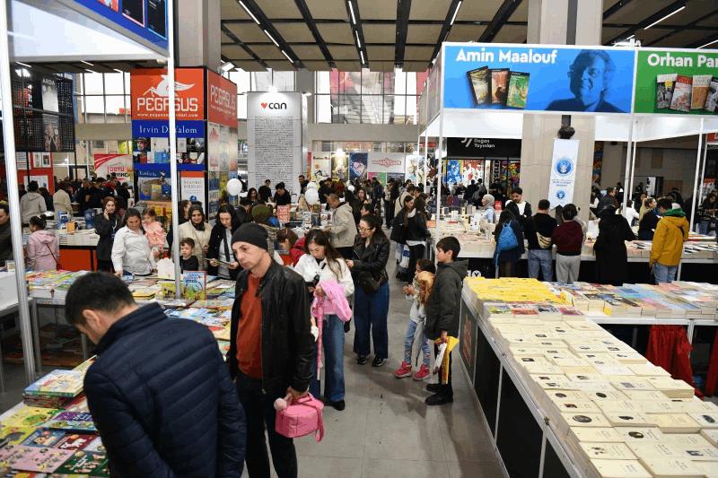 2-balikesir-kitap-fuari-hafta-sonu-doldu-tasti