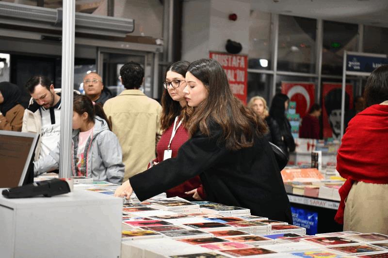 2-balikesir-kitap-fuari-hafta-sonu-doldu-tasti