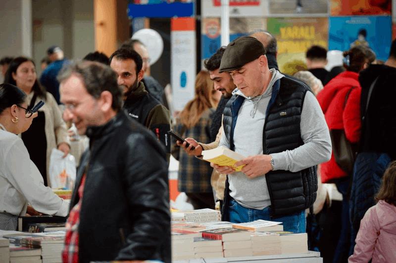 2-balikesir-kitap-fuari-hafta-sonu-doldu-tasti