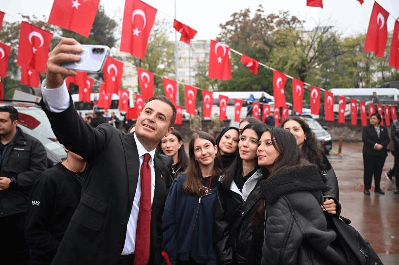 akin-cumhuriyetimize-sonsuza-kadar-sahip-cikacagiz