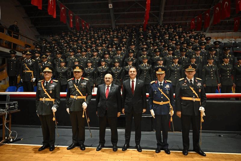 akin-cumhuriyetimize-sonsuza-kadar-sahip-cikacagiz