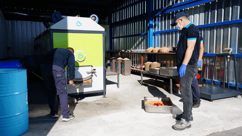 buyuksehir-can-dostlarin-mamasini-kendi-uretiyor