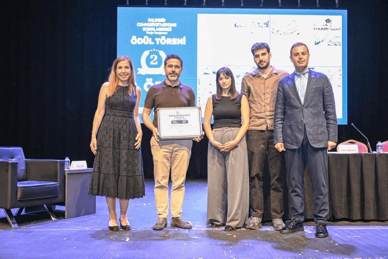 cumhuriyet-meydani-sosyal-merkezi-proje-yarismasinda-oduller-sahiplerini-buldu