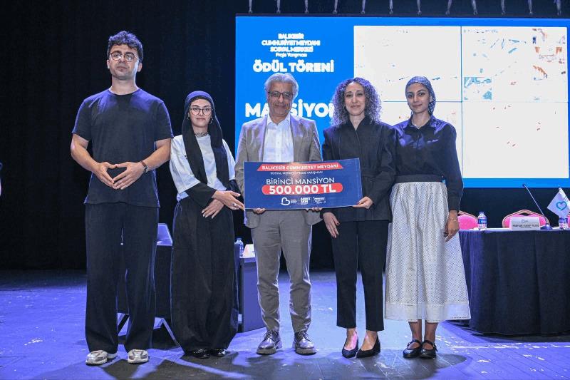 cumhuriyet-meydani-sosyal-merkezi-proje-yarismasinda-oduller-sahiplerini-buldu