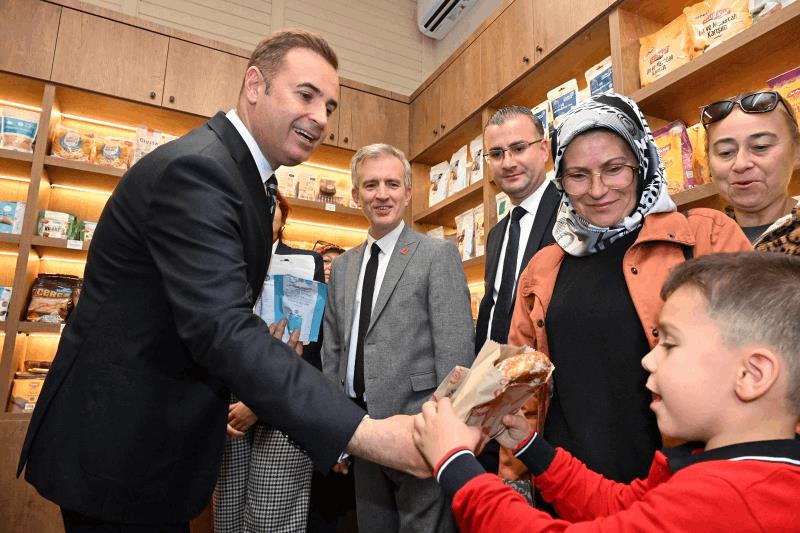 akindan-gonullere-dokunan-iki-acilis