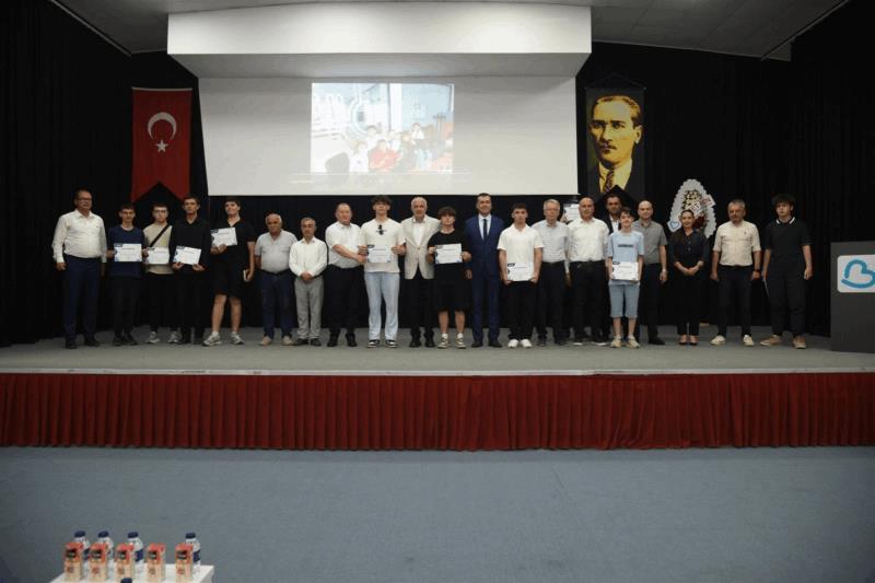 gonen-tech10da-mezuniyet-heyecani