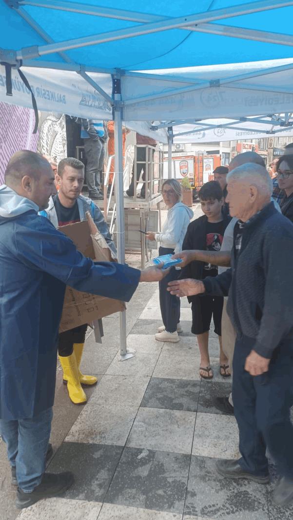 buyuksehir-belediyesi-107-arac-242-personelle-deprem-bolgesinde