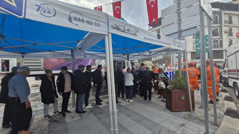 buyuksehir-belediyesi-107-arac-242-personelle-deprem-bolgesinde