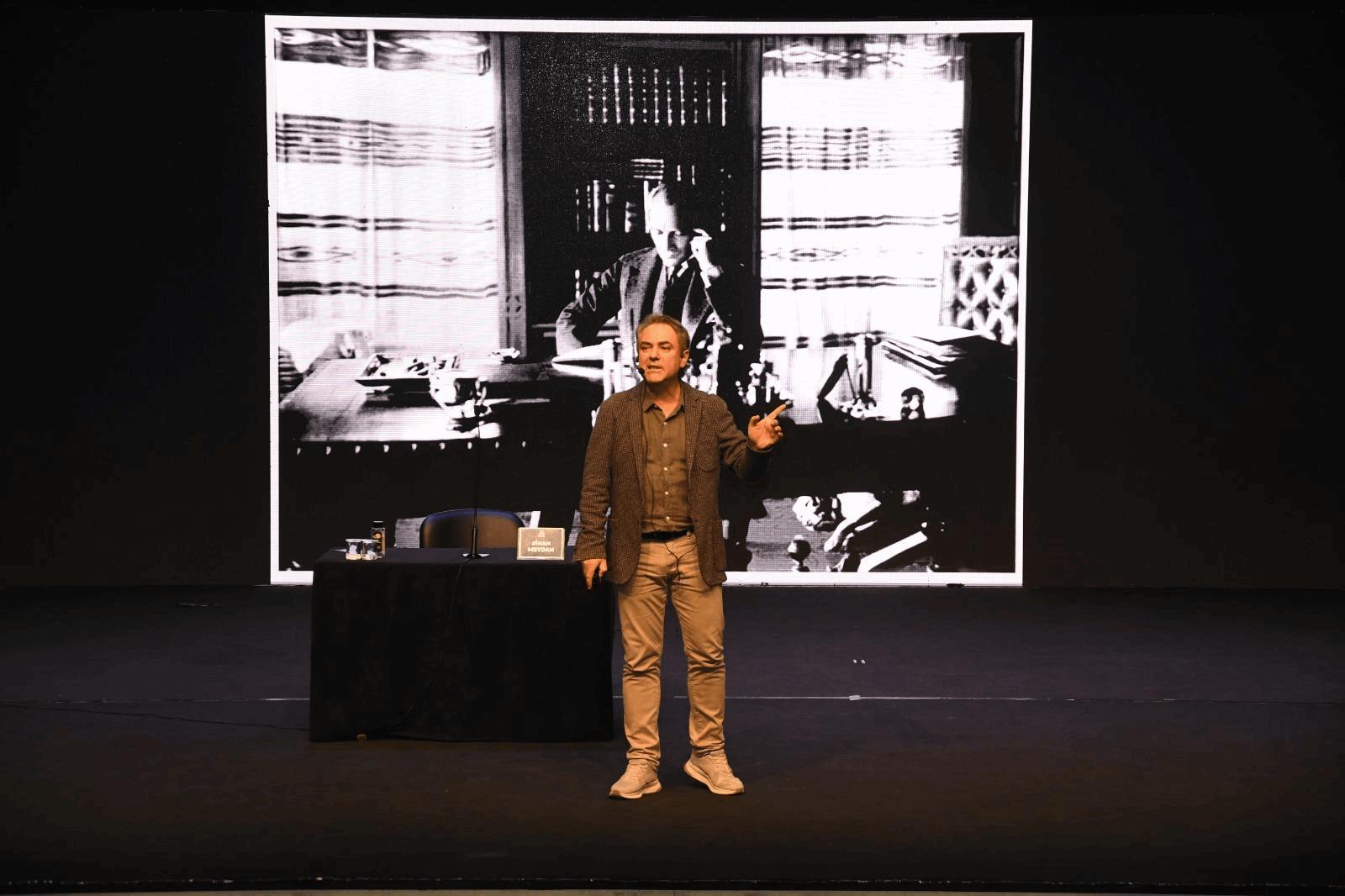 sinan-meydan-balikesirde-kurtulustan-kurulusa-cumhuriyeti-anlatti